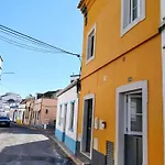 Yellow House Tatil Evi