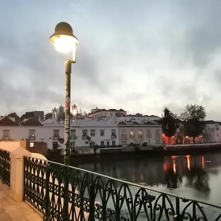 度假居 Yellow House