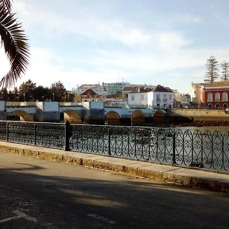 度假居 Yellow House 塔维拉