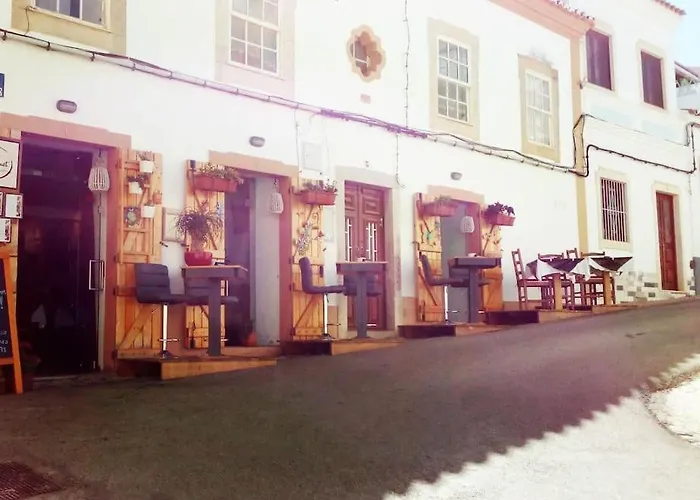 بيت للعطل Yellow House