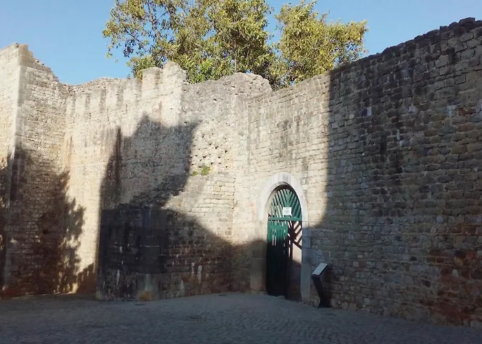 بيت للعطل Yellow House