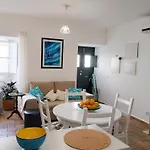 Yellow House Ferienhaus *